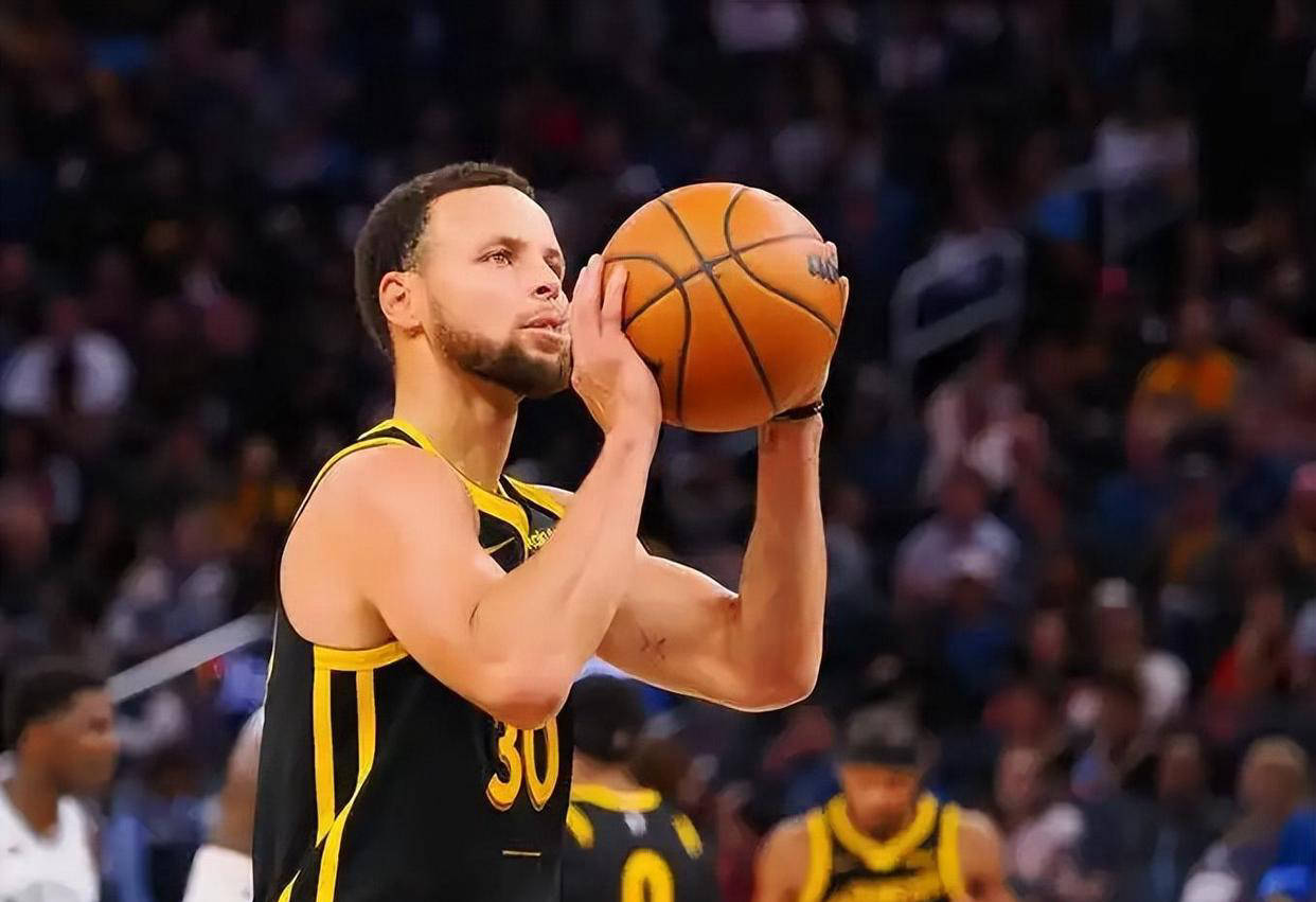 库里连续二十场比赛得分超过险胜，澳大利亚队不断突破！全场沸腾不已的简单介绍-九游云游戏网页版